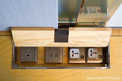 Four Seasons Hotel Hong Kong のコンセント