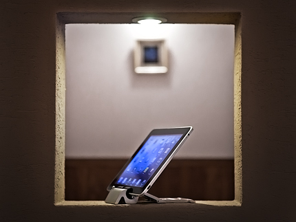 Skadoosh :: Stand for iPad