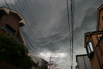 この雲の低さはなんなんだ???
