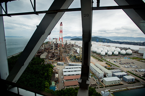 四国に到達。なんとなく凧写真のような距離感。