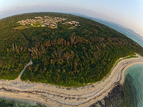 凧って写真 – 「星のや 竹富島」とアイヤル浜